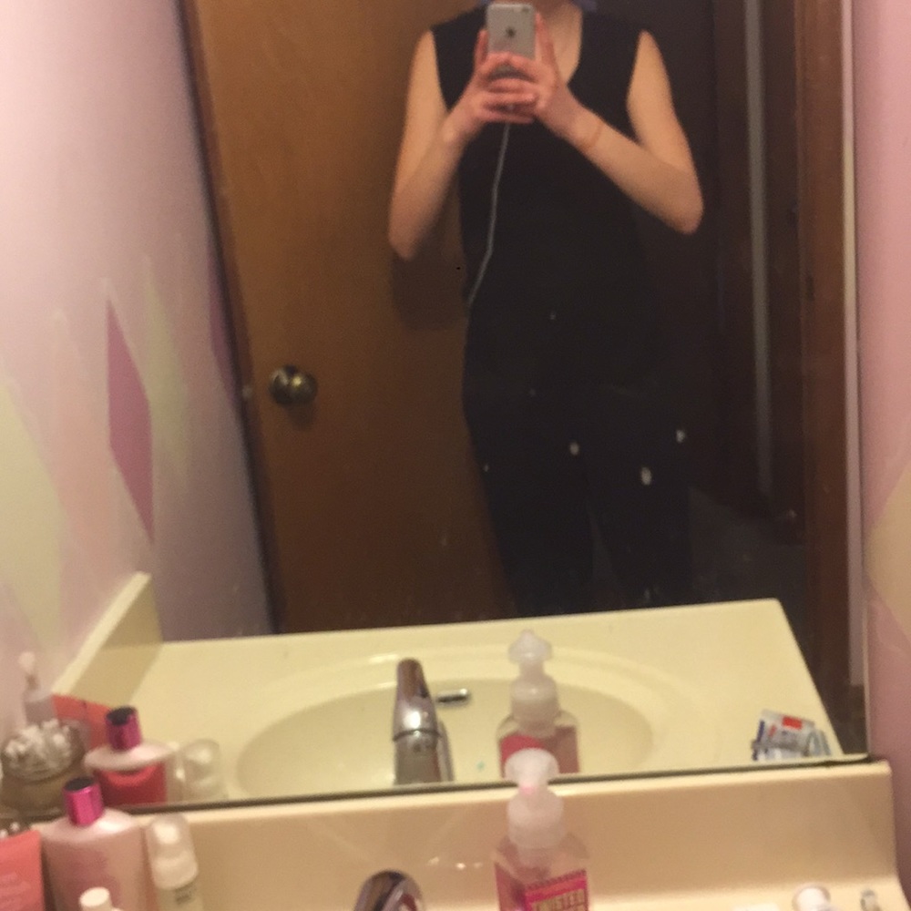 loose old navy muscle tee